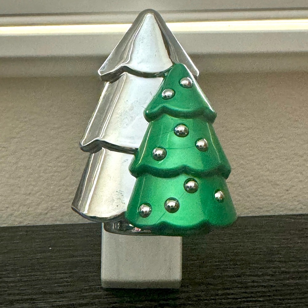 Bath & Body Works Wallflowers Green Christmas Tree Plug In